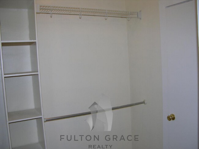 Building Photo - 4521 N Malden St