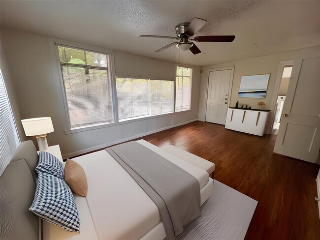 Building Photo - 819 E 31st St