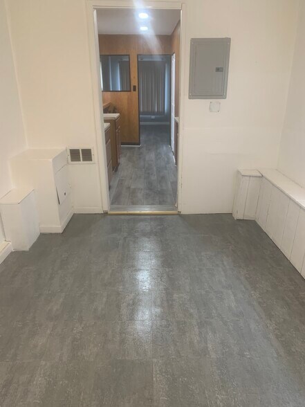 Dinning room or third bedroom - 11055 Chapp Ave