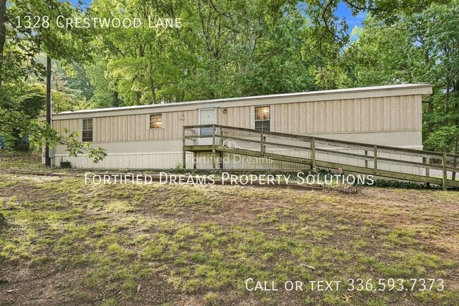 Building Photo - 1328 Crestwood Ln