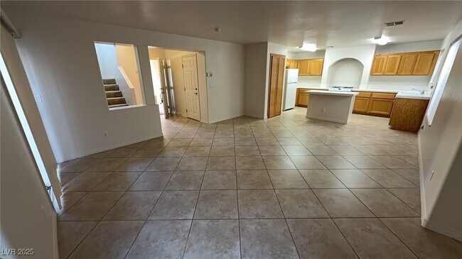 Building Photo - 7253 Vinca Rd