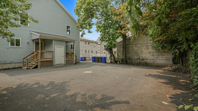 Building Photo - 29 Willard Ave
