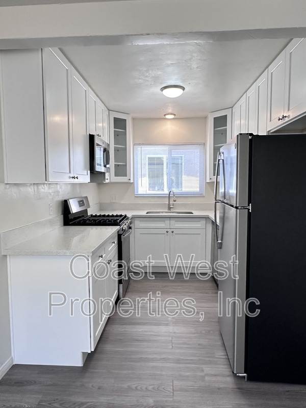 Building Photo - 822 Tourmaline St