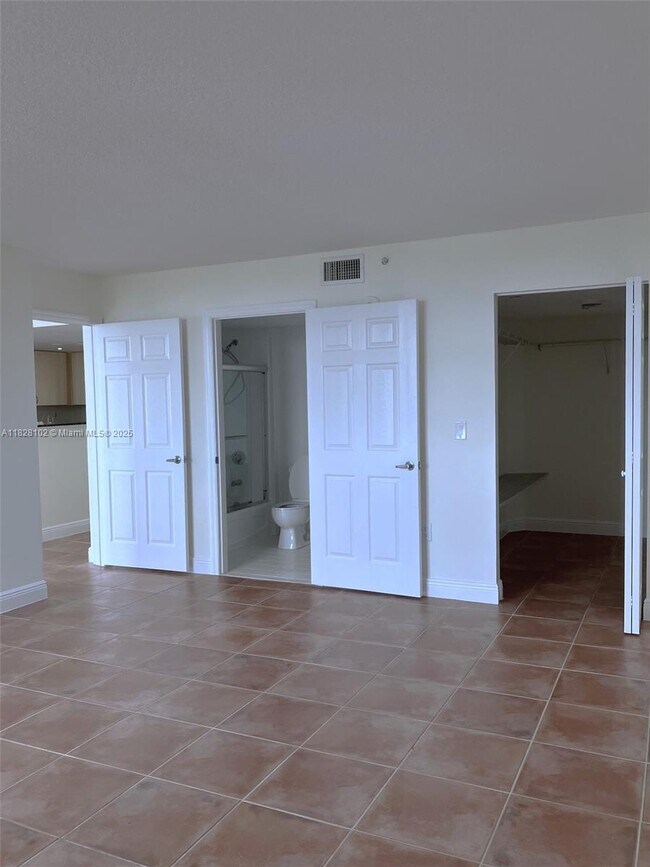 Building Photo - 3000 Coral Wy