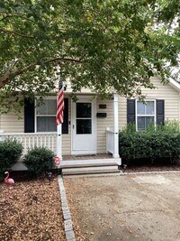 Building Photo - DOWNTOWN WILMINGTON - 2 BD/1 BA - 2 blocks...