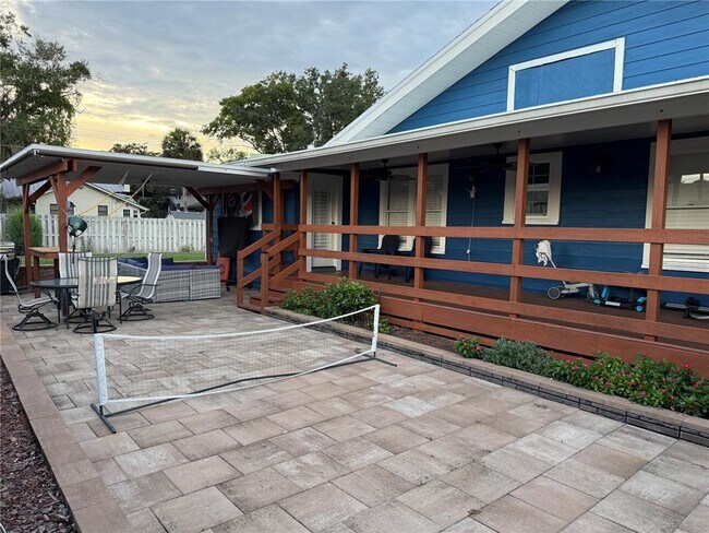 Building Photo - 1510 S Sanford Ave