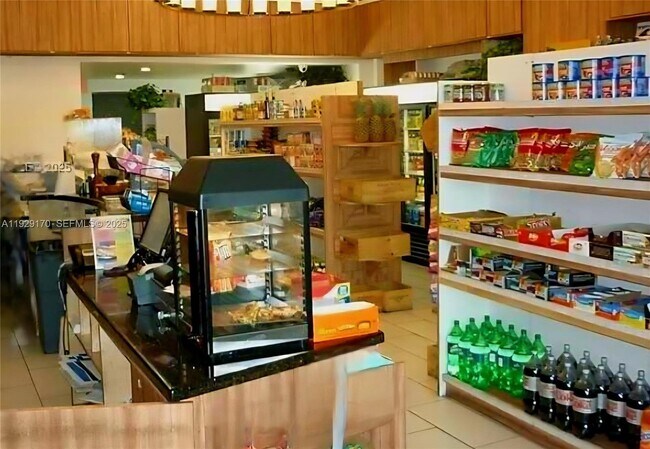 Building Photo - 90 SW 3rd St