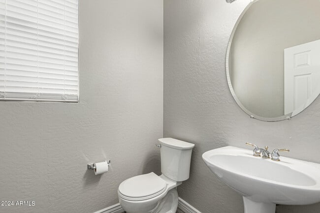 Building Photo - 3550 W Magellan Dr