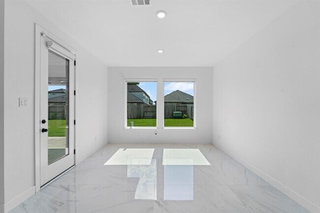 Building Photo - 9818 Daffodil Spgs Dr