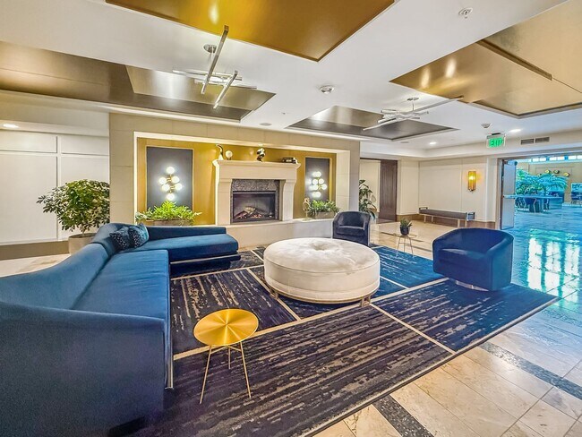 Building Photo - Stunning 2B+Den/2BA Condo in Downtown San ...
