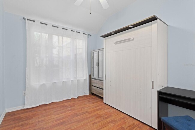 Building Photo - 754 Centervale Dr