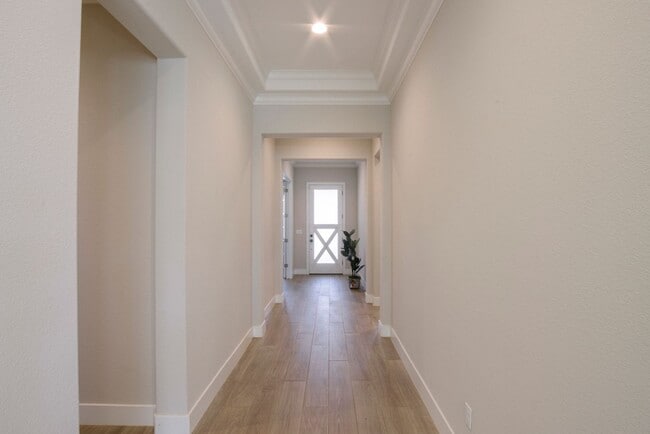 Building Photo - 3034 Carrousel St