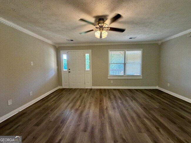 Building Photo - 285 Lakeshore Dr