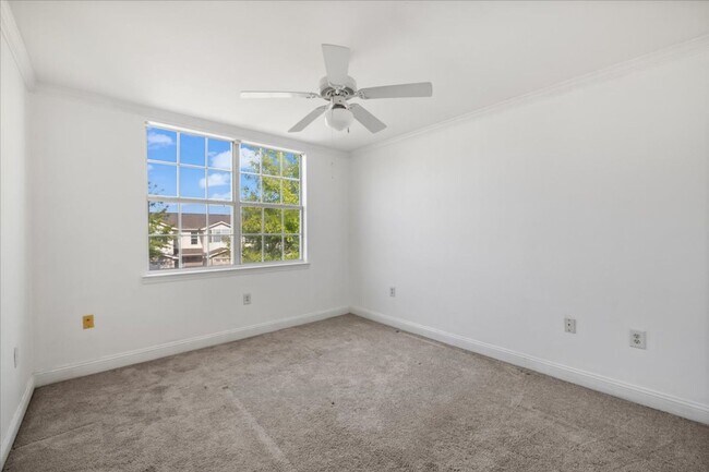 Building Photo - 606 Wingspan Way