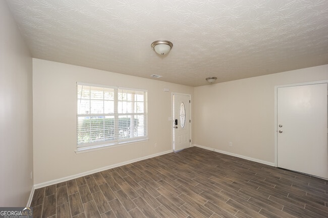 Building Photo - 752 Wood Bend Ct