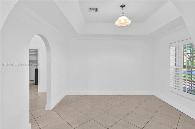 Building Photo - 5650 NW 40th Terrace