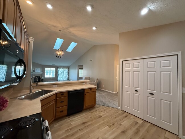 Building Photo - Black Hills Dr.