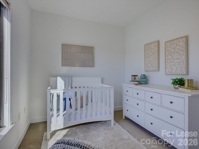 Building Photo - 636 Garden District Dr