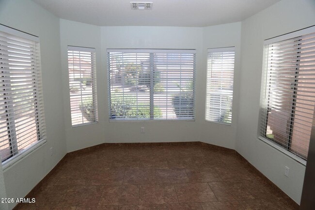 Building Photo - 2228 E Aire Libre Ave