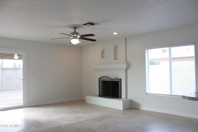 Building Photo - 7301 W Canterbury Dr