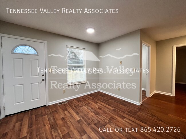 Building Photo - 900 Kirk Ave