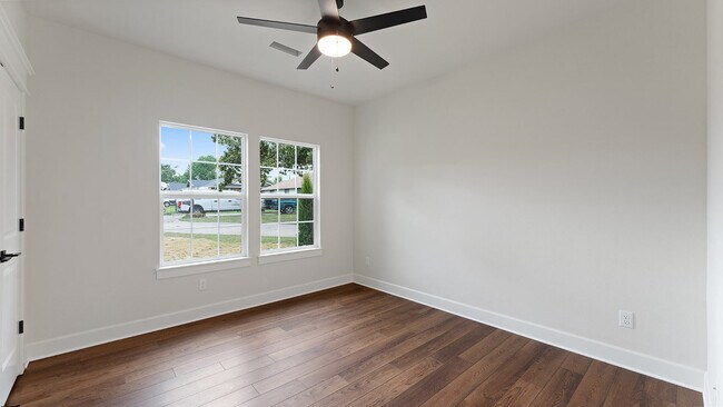 Building Photo - 1709 S 15th St