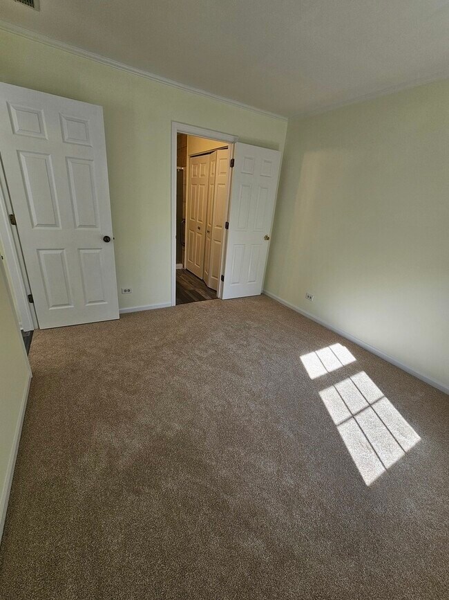 Building Photo - 1135 Vail Ct