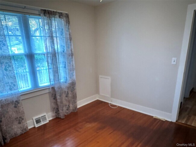 Building Photo - 517 Flint St