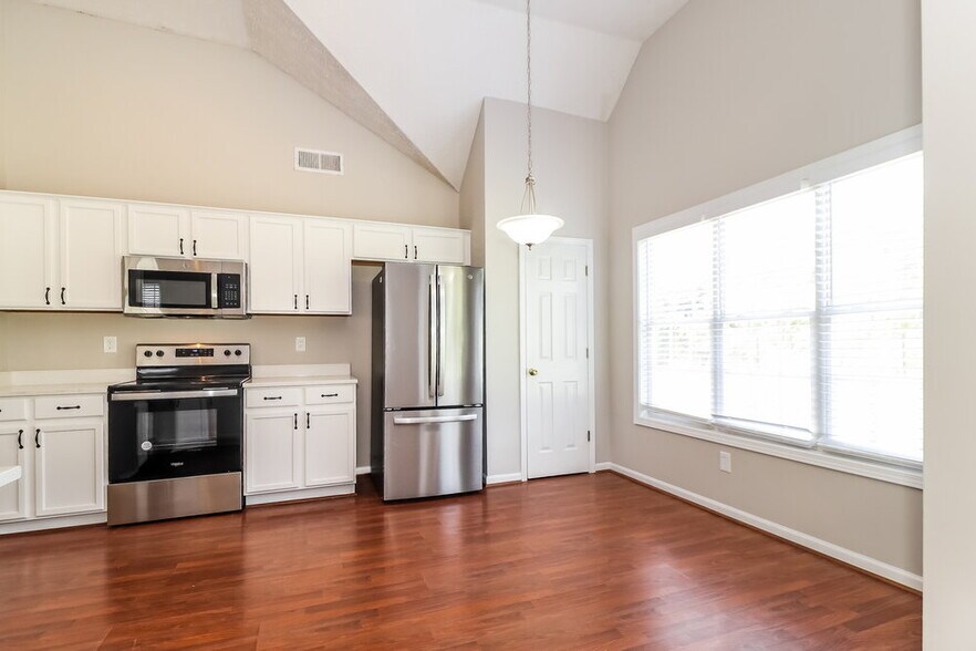 Building Photo - 140 Princeton Ct