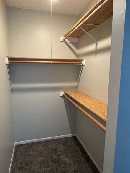 Building Photo - 2635 W 58th St