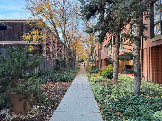 Building Photo - 171 E 3rd Ave