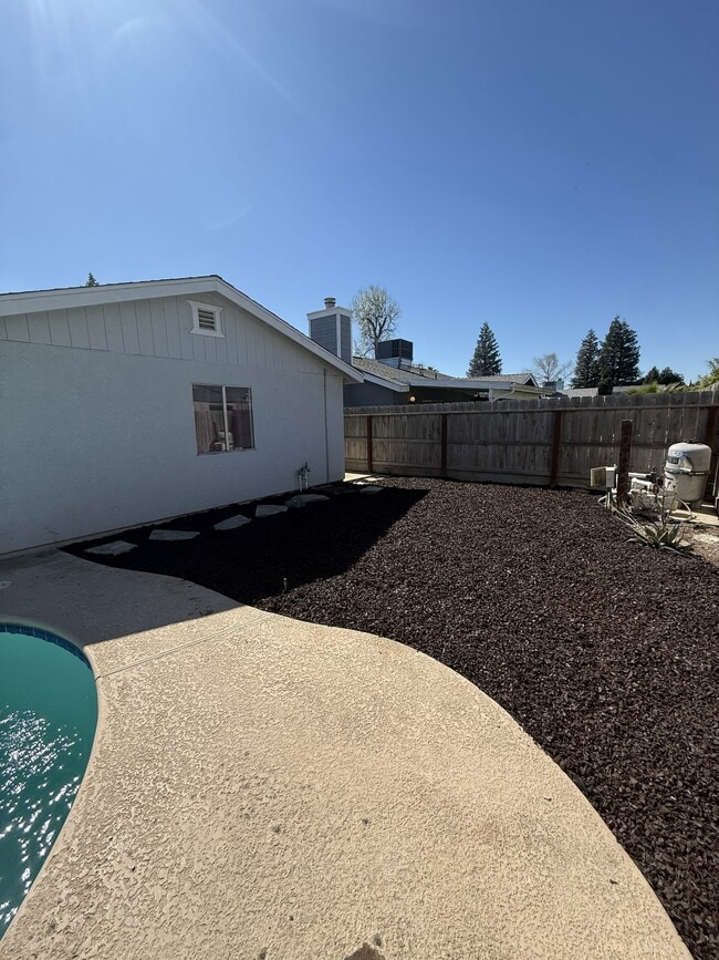 Building Photo - 4610 W Feemster Ave