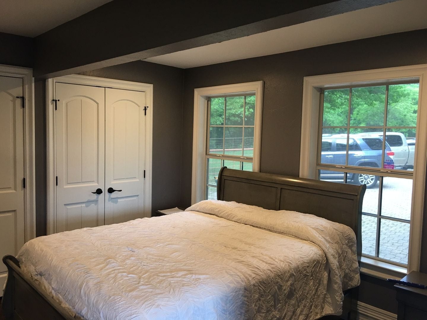 Building Photo - 2102 W Bear Creek Rd