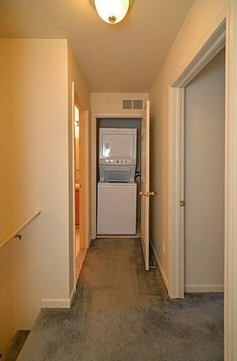 Building Photo - 2076 Cloverly Ln