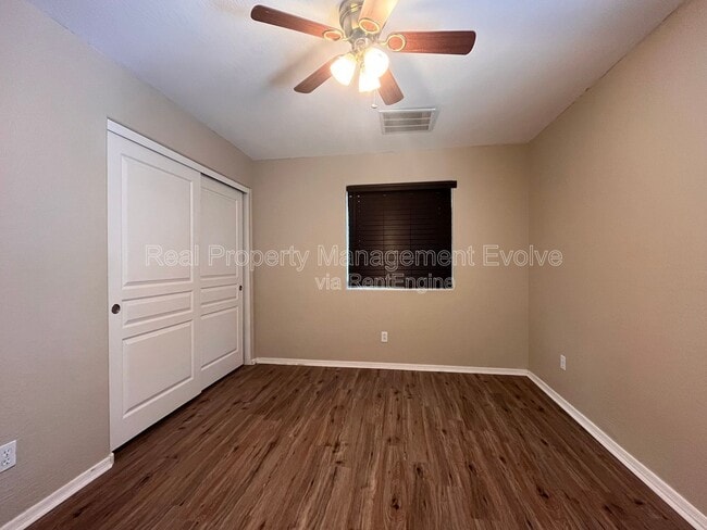 Building Photo - 14707 W Poinsettia Dr