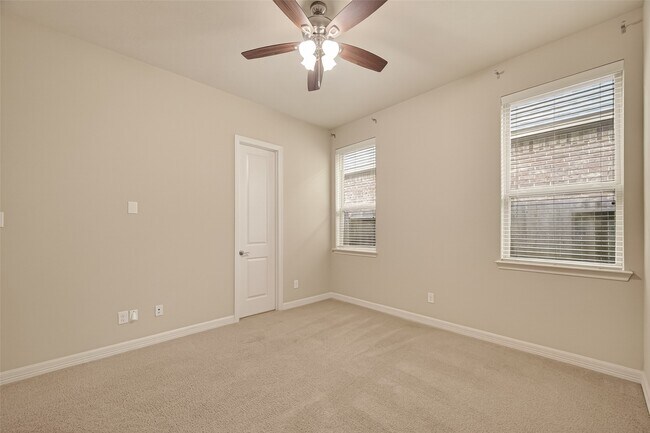 Building Photo - 5423 Mason Mountain Ln