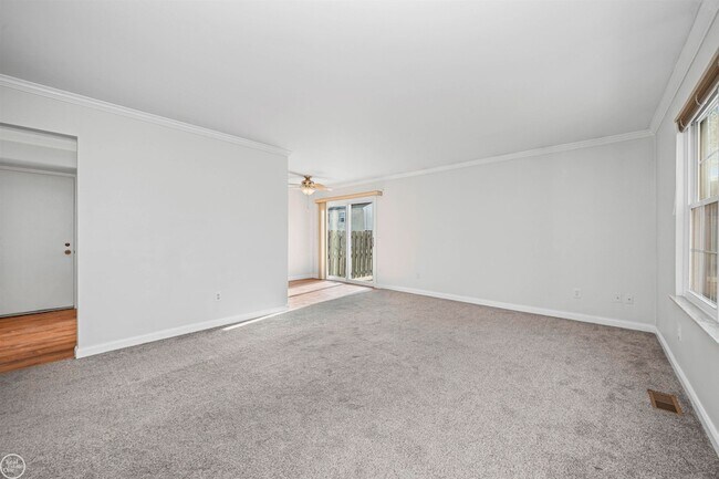 Building Photo - 24692 N Meadow Dr