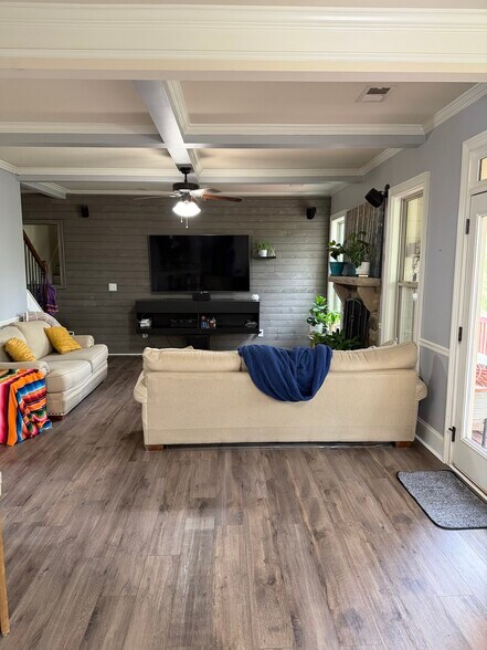 Great Room(1st Floor) - 206 Heights Ave