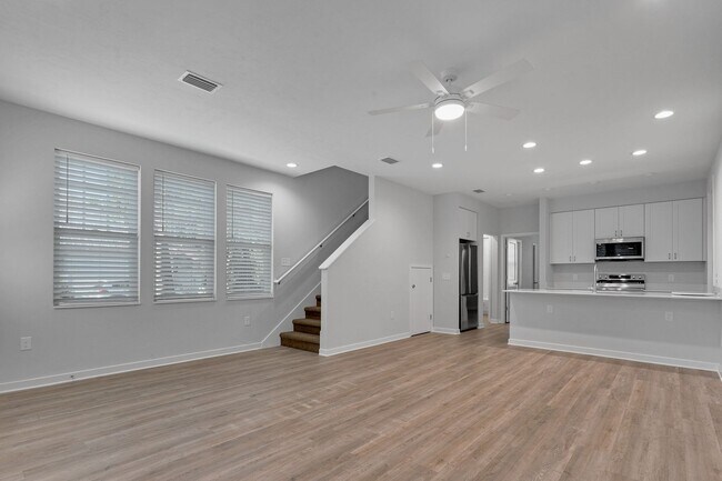 Building Photo - 1227 NW 4th Pl