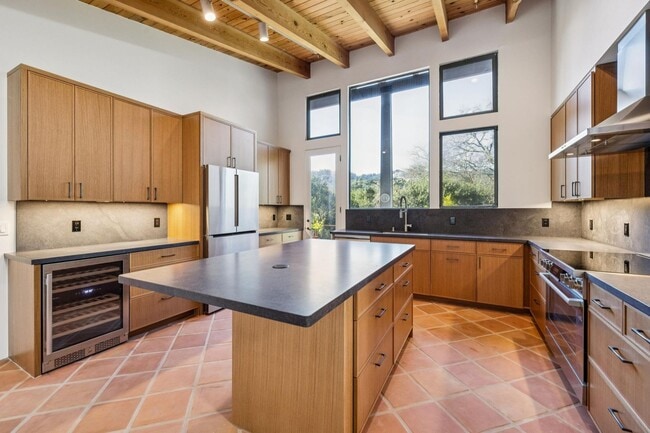 Building Photo - Charming 4BR Home Available in Private Portola Valley Cul de Sac