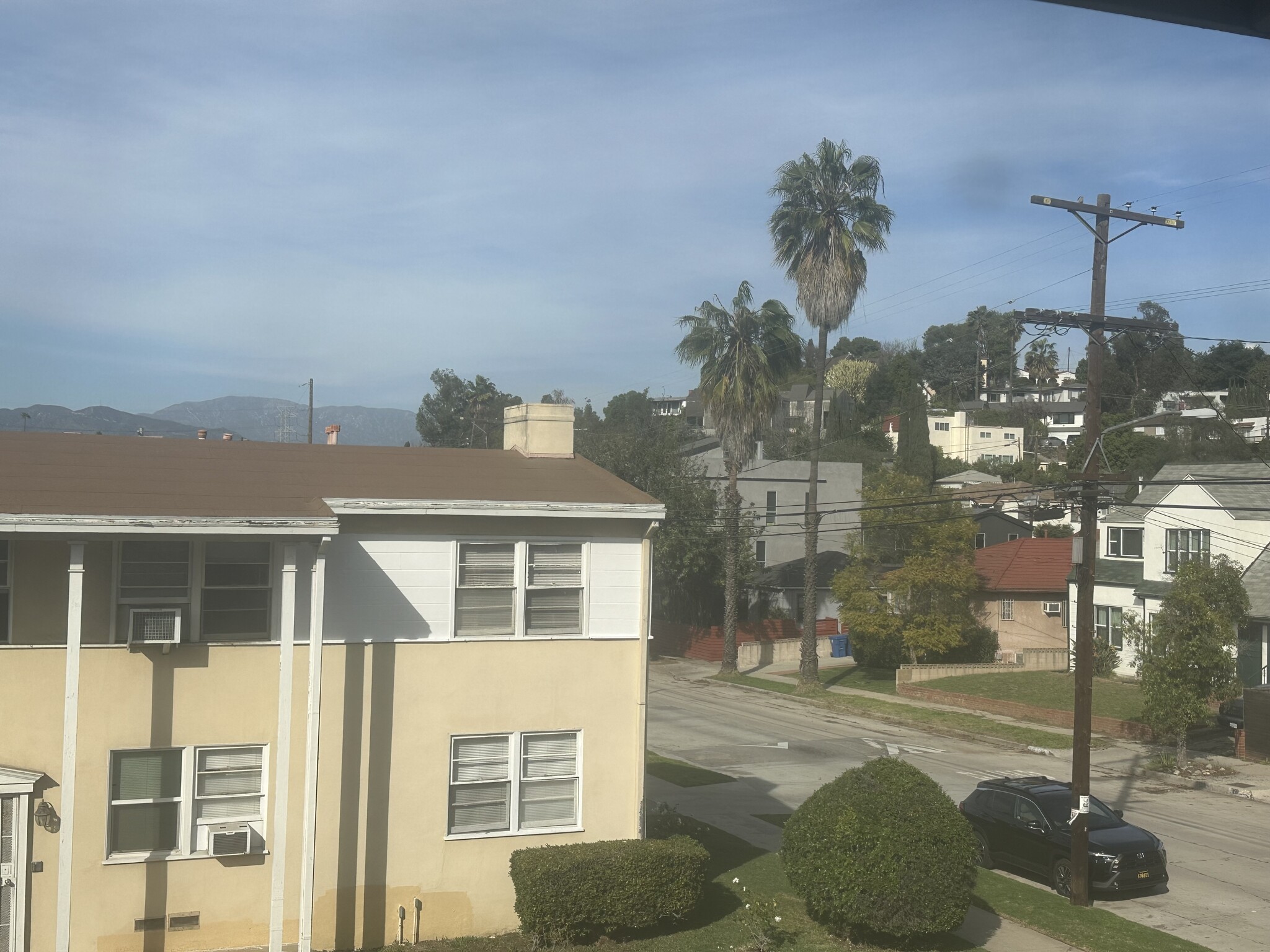 Building Photo - 2471 Silver Lake Blvd