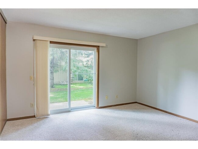 Building Photo - 17494 Pond Cir