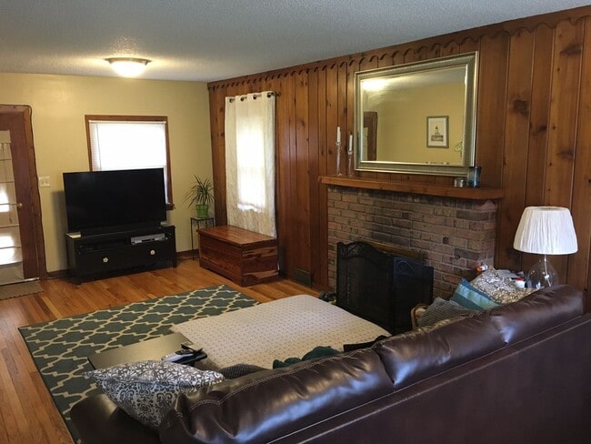 Building Photo - Minnetonka Home for Rent