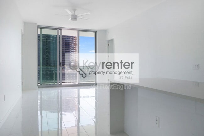 Building Photo - 400 Central Ave