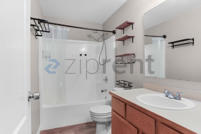 Building Photo - 1120 S 90th St Ct