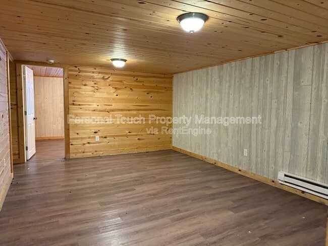 Building Photo - 625 2nd Ave W