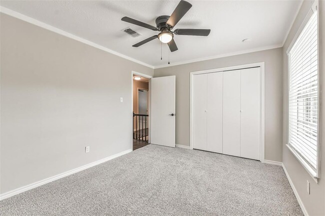 Building Photo - 7003 Huntbrook Dr