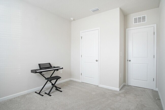 Building Photo - 266 Raspberry Rd