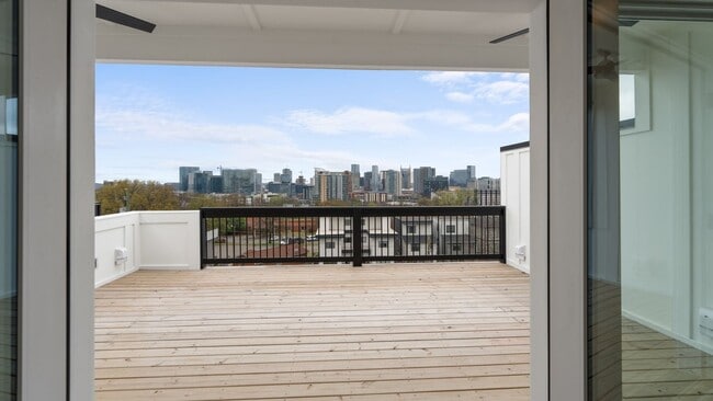 Building Photo - Nashville. Spotless & never been lived in 4BR/4.5BA home + separate office