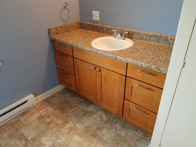 Bathroom - 4221 SE 52nd Ave